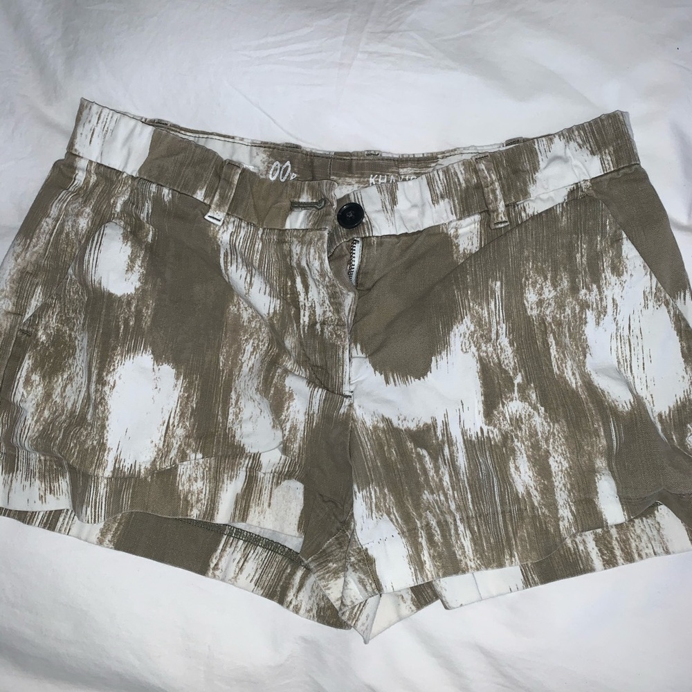 Gap patterned shorts, in great condition!